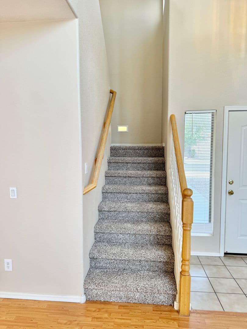 AVONDALE House: 1941 N 107TH DR