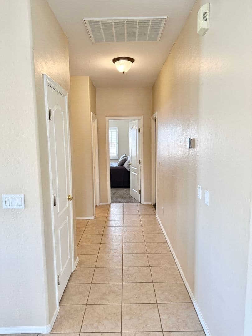 PEORIA House: 14971 N 88TH LN