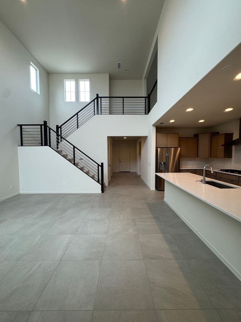 SURPRISE House: 17156 W SMOKETREE DR