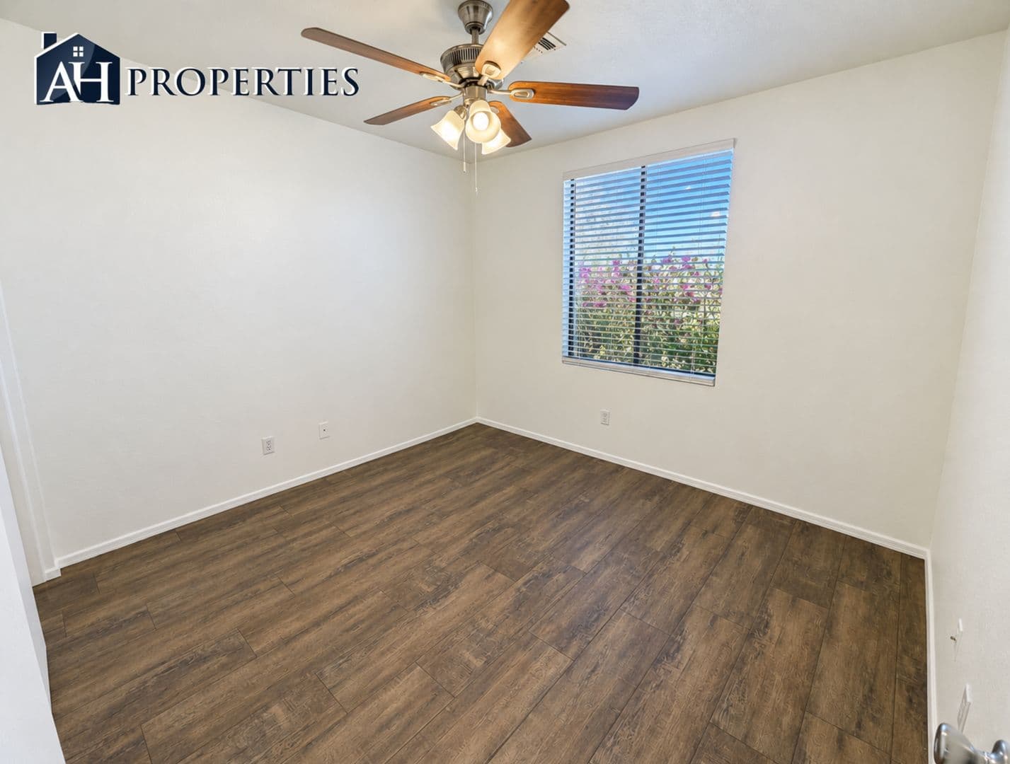 SURPRISE House: 16723 N 113TH LN