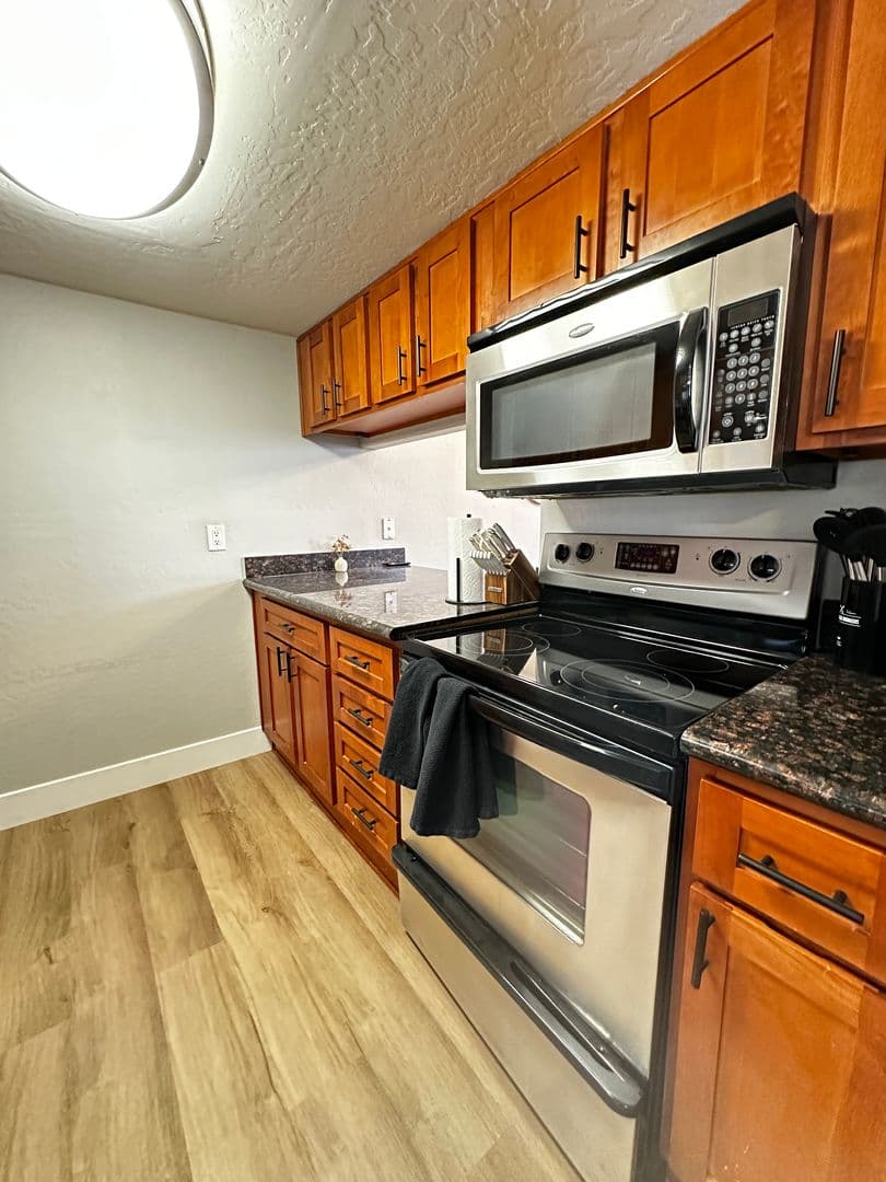 PHOENIX House: 3619 E MONTEROSA ST #209
