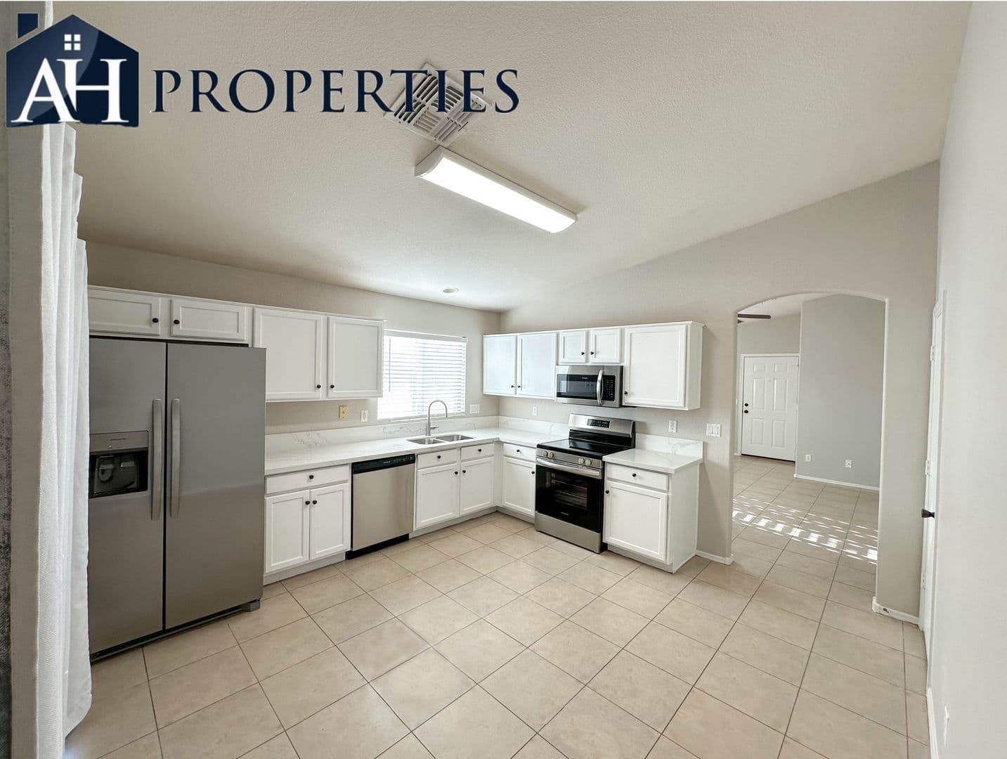 BUCKEYE House: 805 E CENTRE AVE
