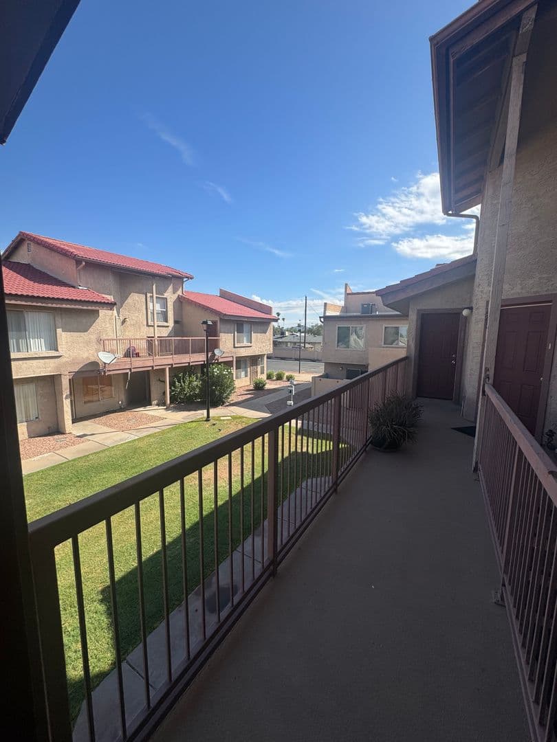 GLENDALE House: 4828 W ORANGEWOOD AVE #124