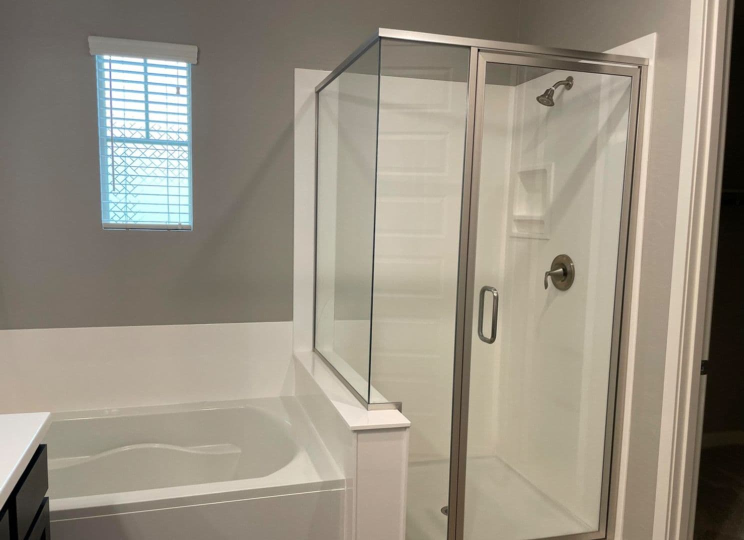 GILBERT House: 2111 S AGNES LN