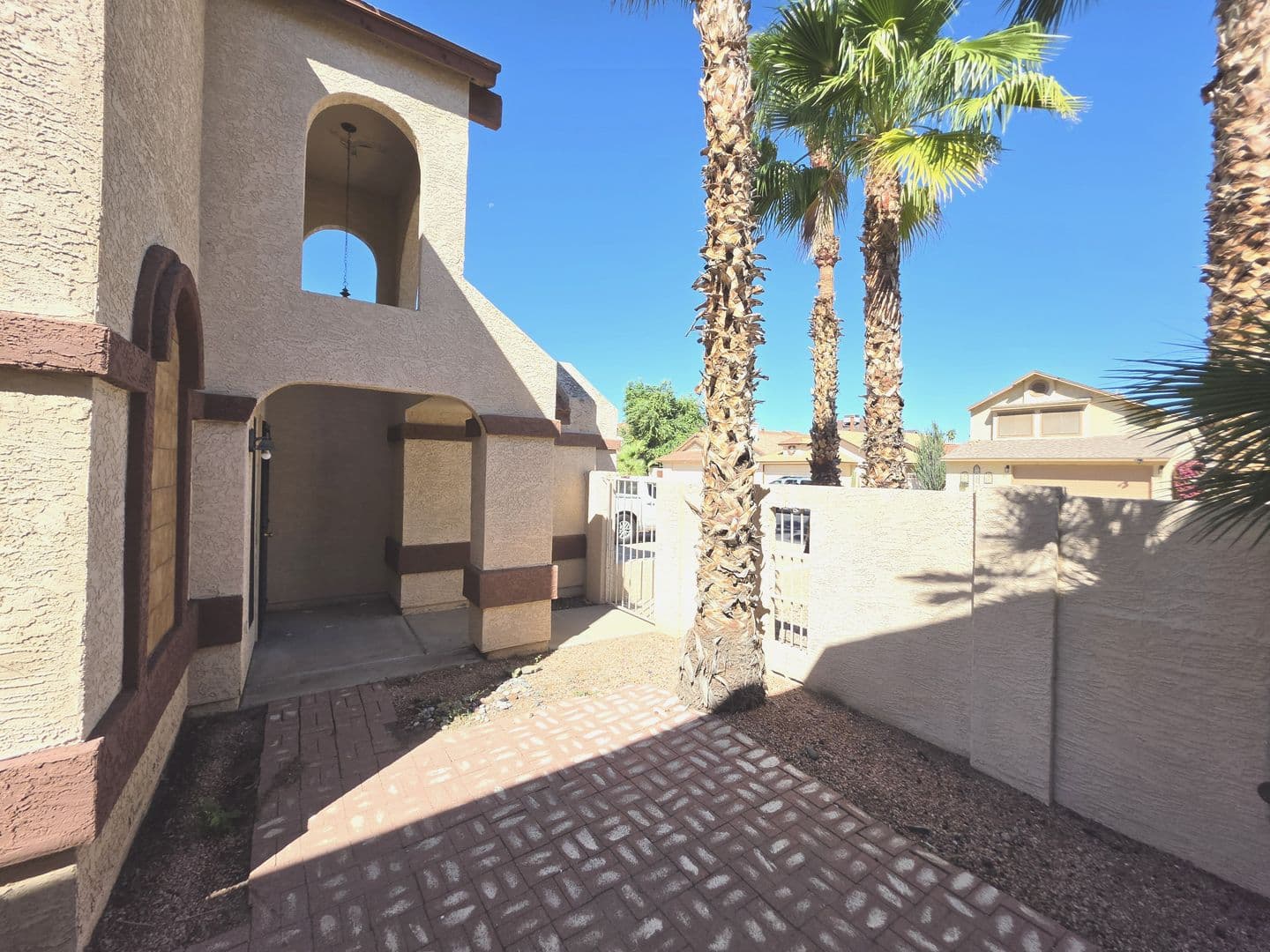 PHOENIX House: 513 E TARO LN