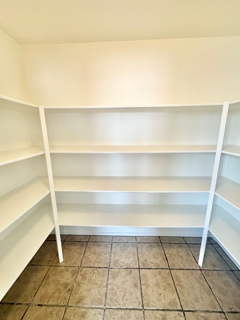AVONDALE House: 12214 W APACHE ST