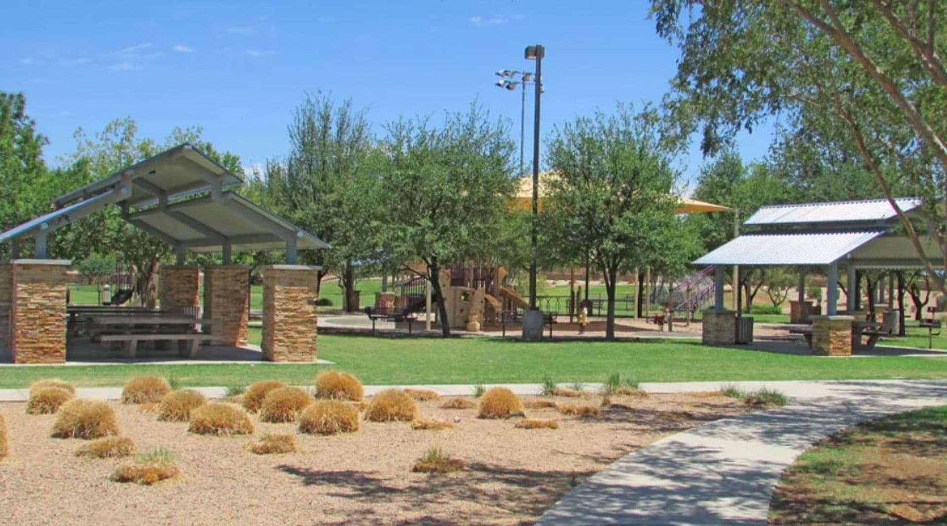SAN TAN VALLEY House: 306 W HEREFORD DR