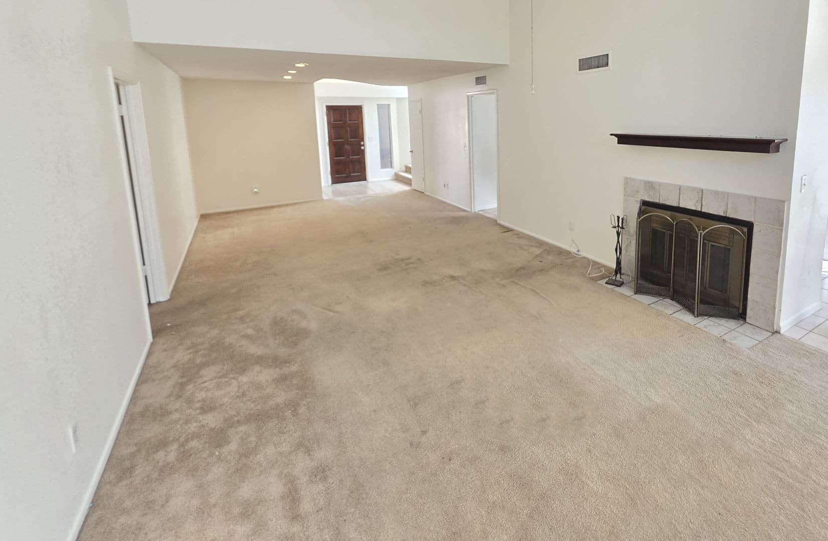 PHOENIX House: 513 E TARO LN