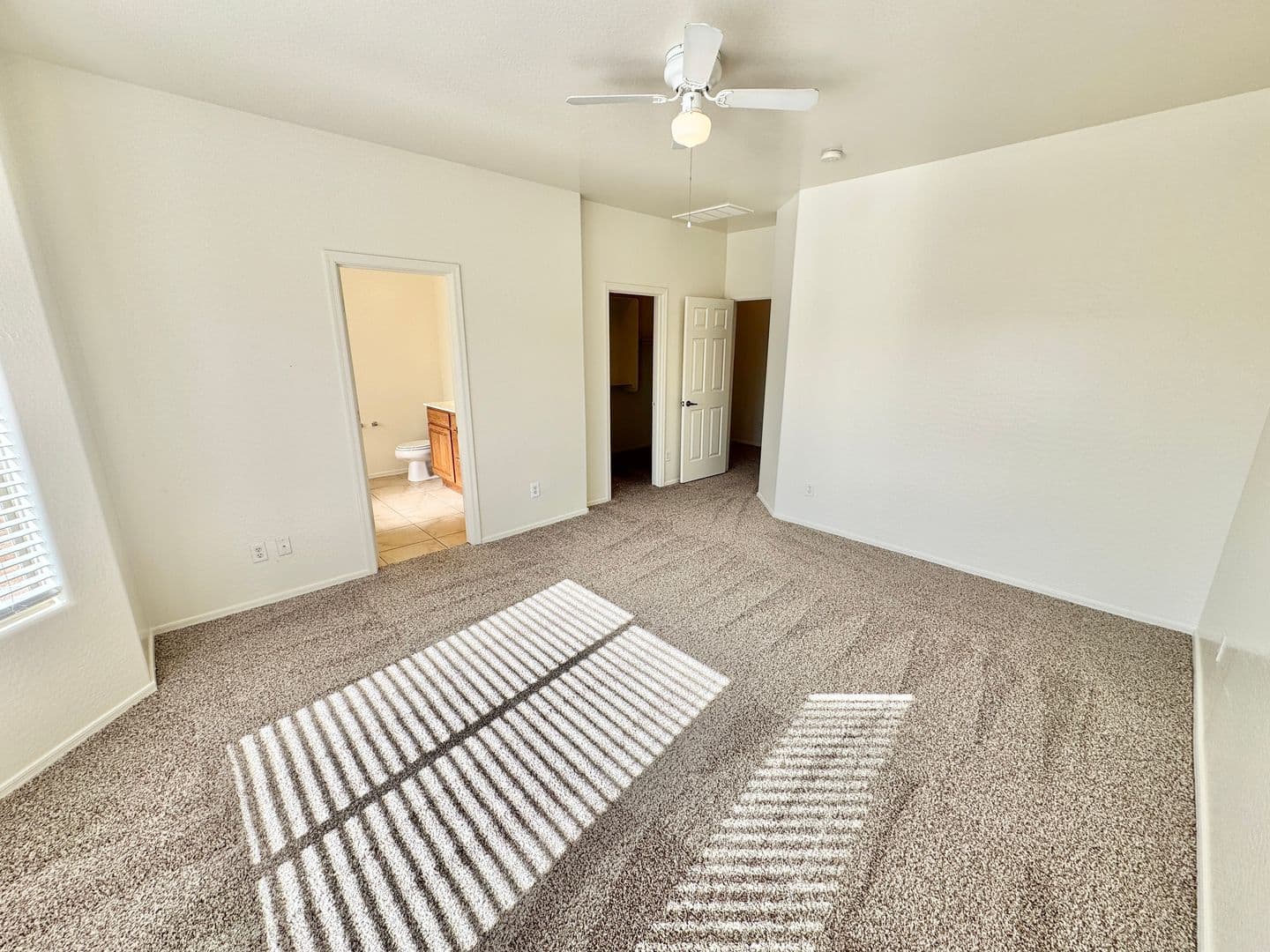 AVONDALE House: 314 S 117TH DR