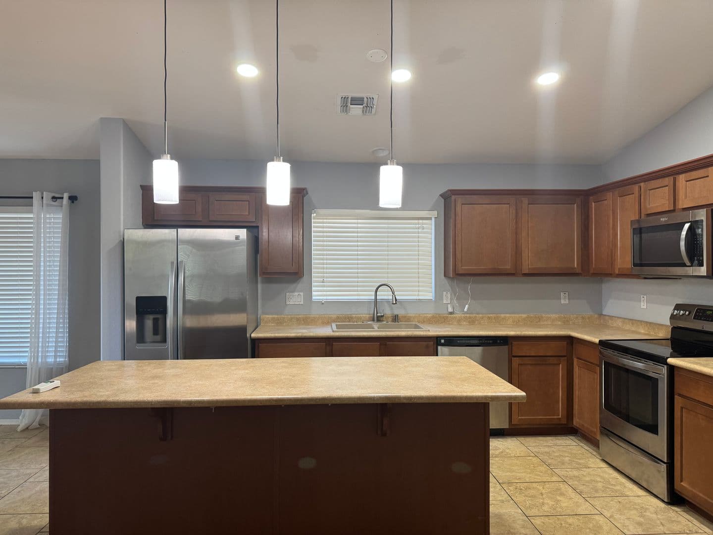 SURPRISE House: 17233 W BANFF LN