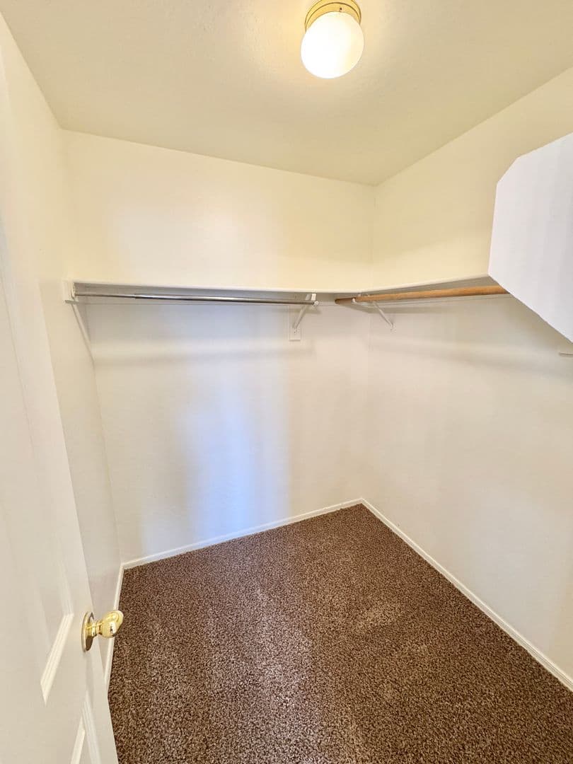 AVONDALE House: 12214 W APACHE ST