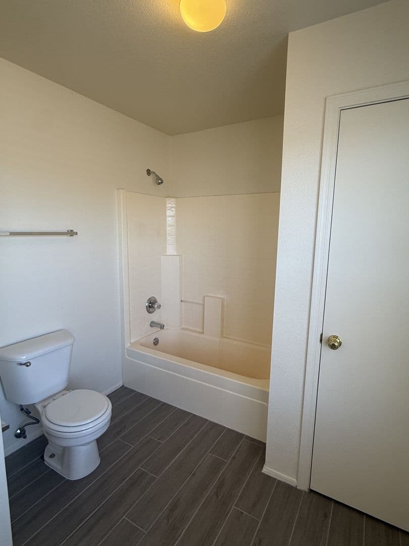 CHANDLER House: 2448 E HAZELTINE WAY