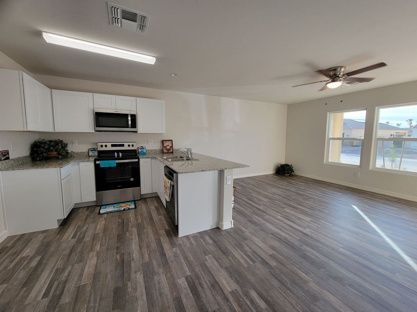 ARIZONA CITY House: 15545 S CHERRY HILLS DR