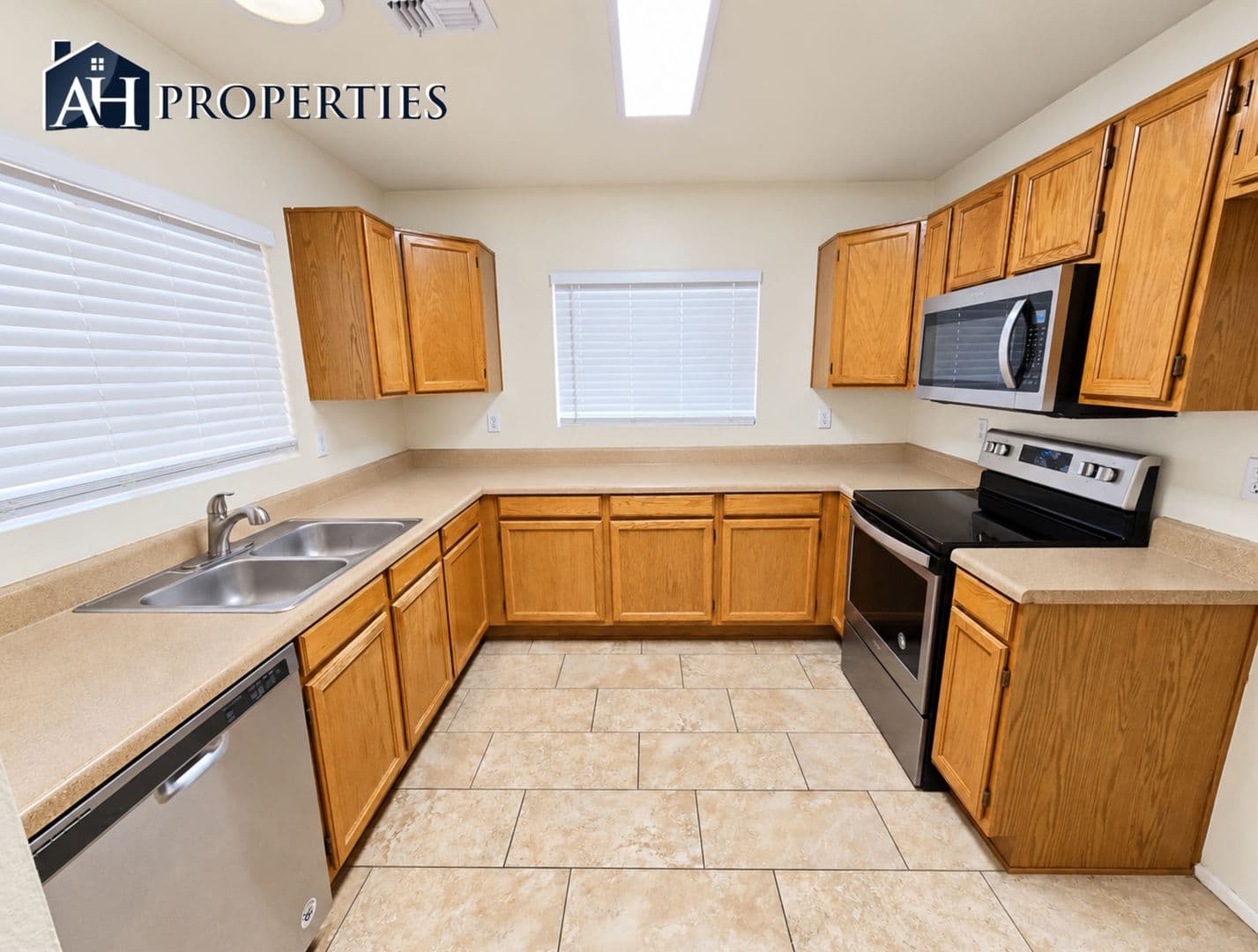 PEORIA House: 7062 W CARON DR