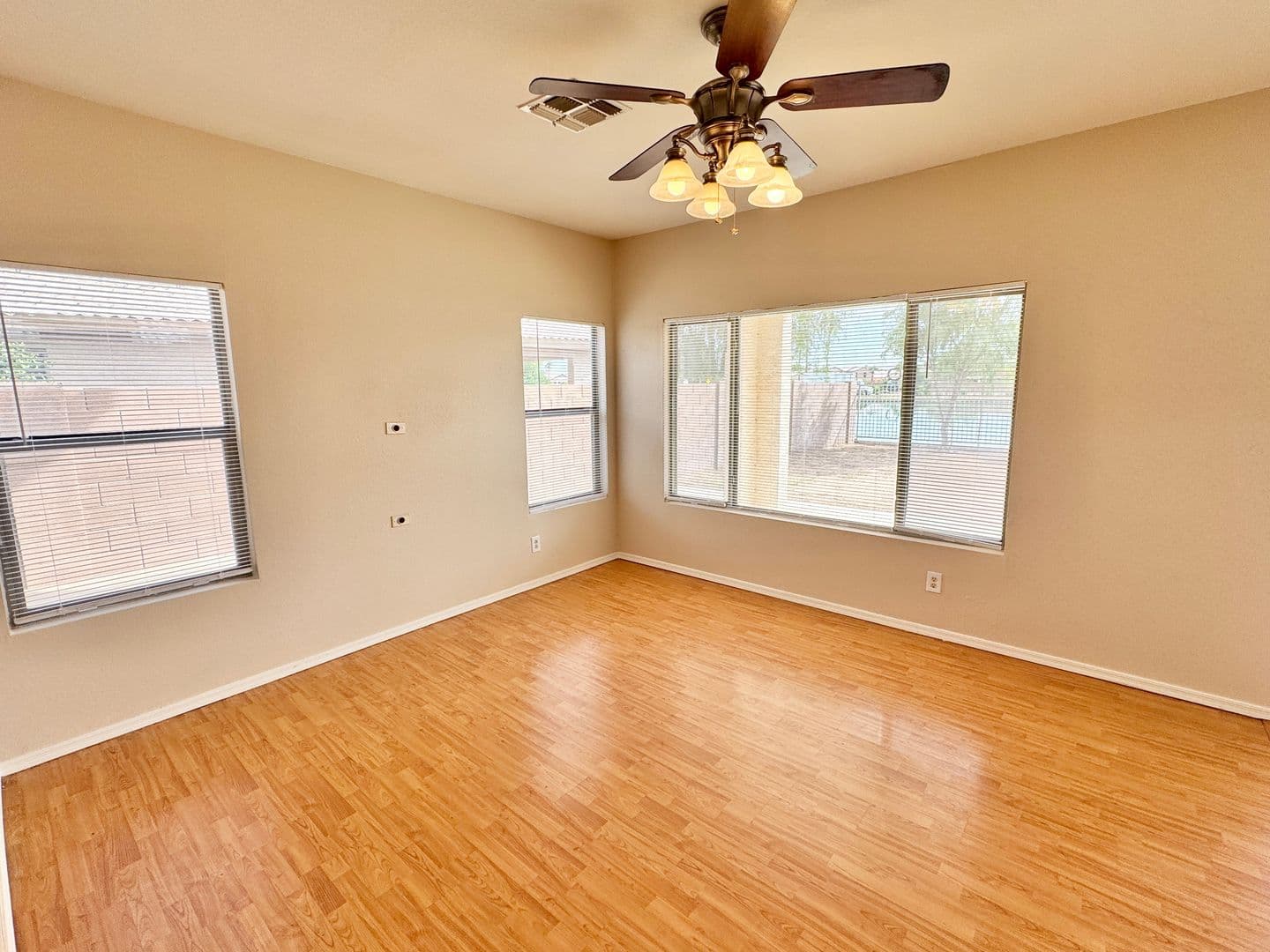 AVONDALE House: 1941 N 107TH DR