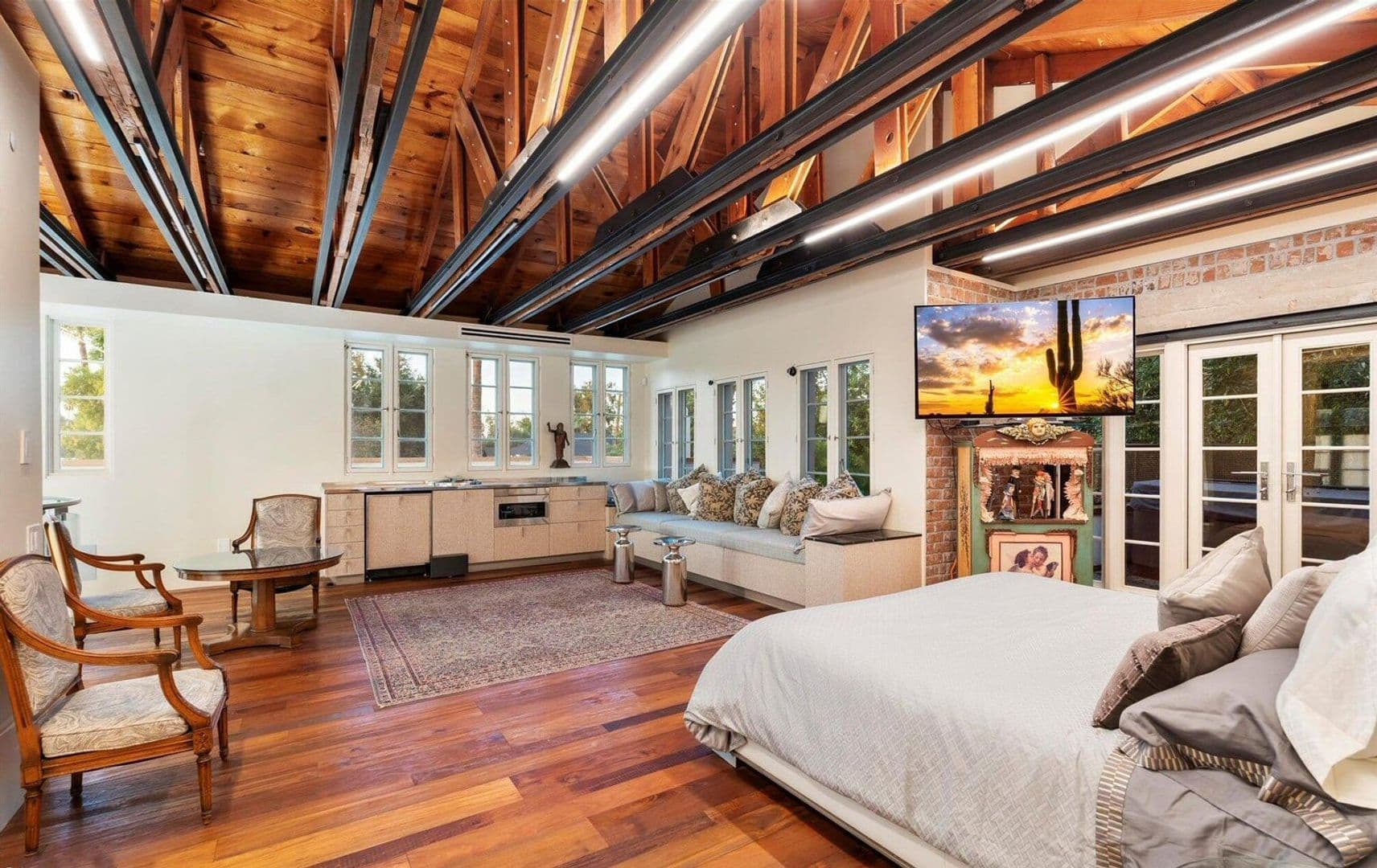 PHOENIX House: 341 E MONTE VISTA RD