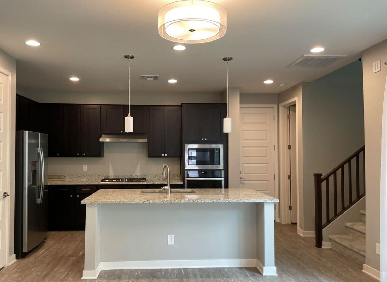 GILBERT House: 2111 S AGNES LN