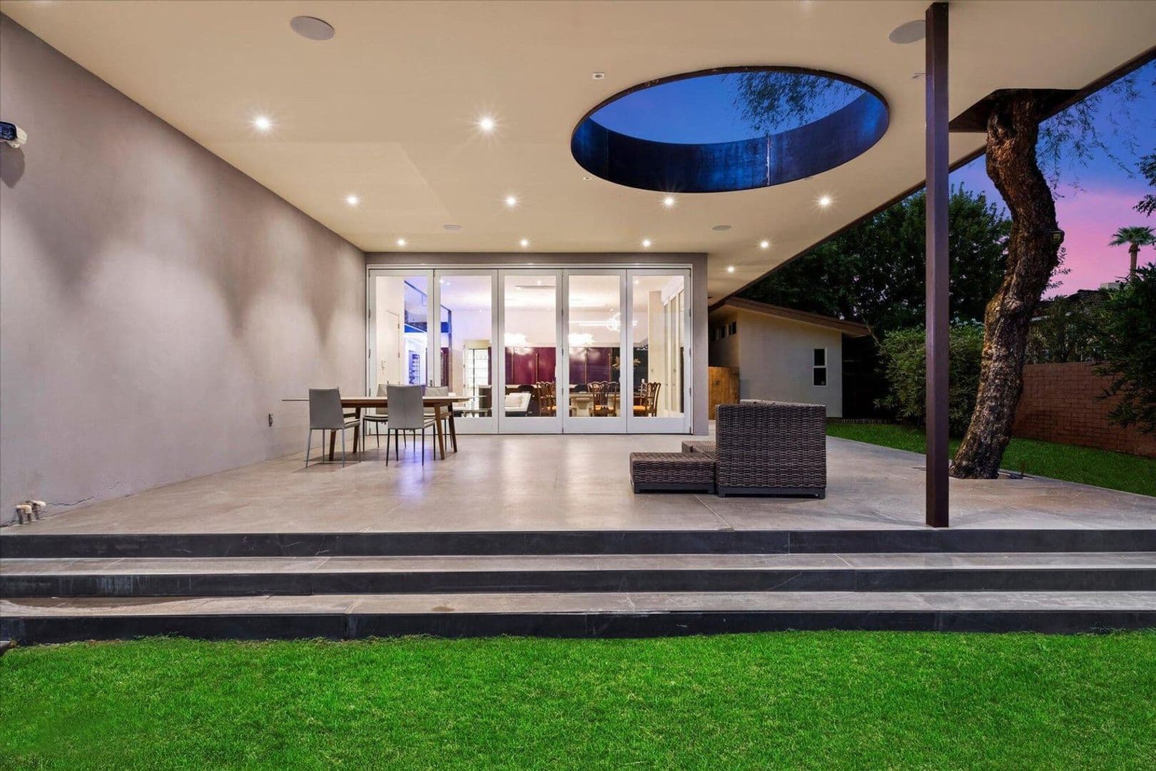 PHOENIX House: 341 E MONTE VISTA RD