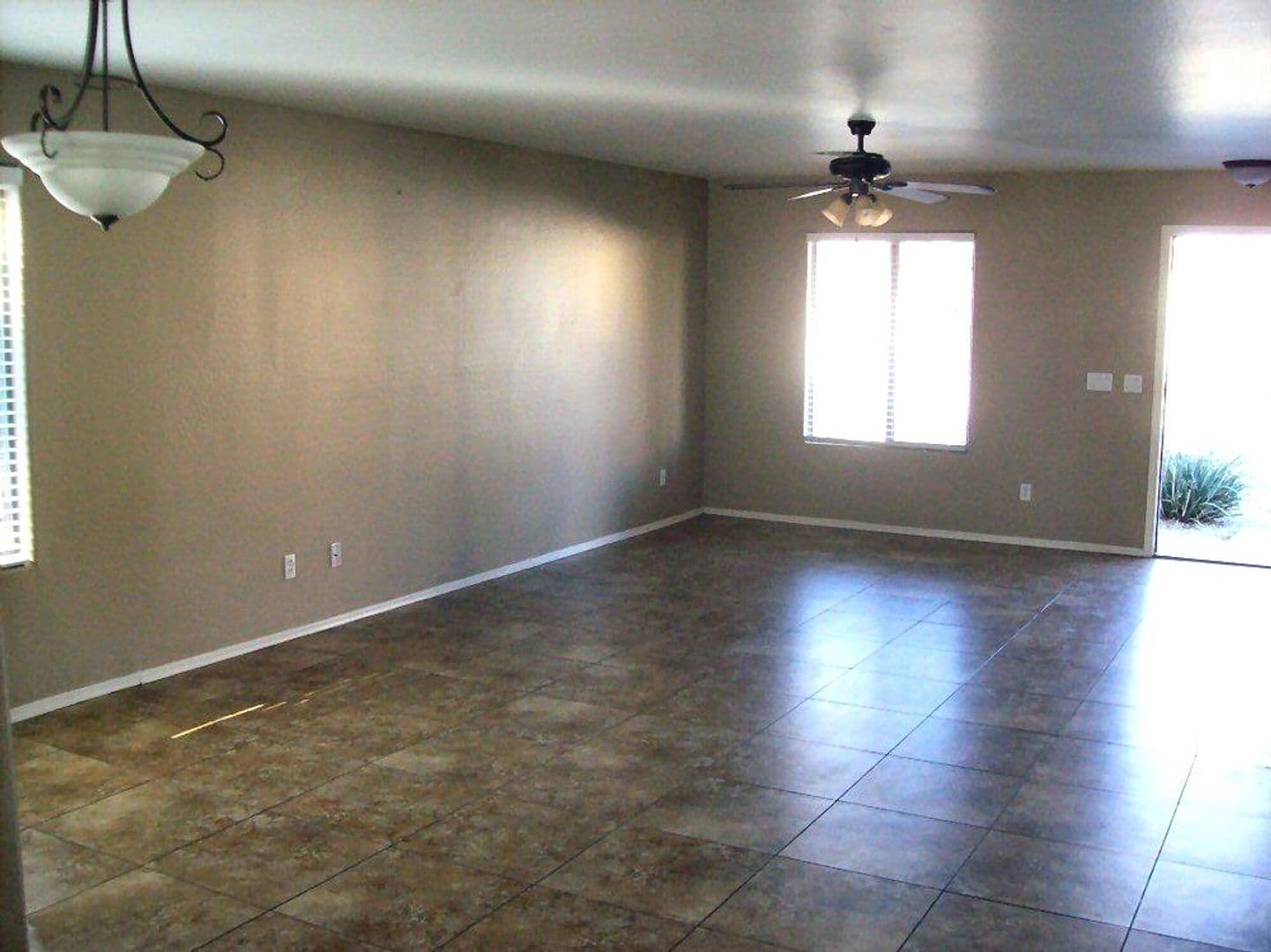 SAN TAN VALLEY House: 2333 E MEADOW LARK WY