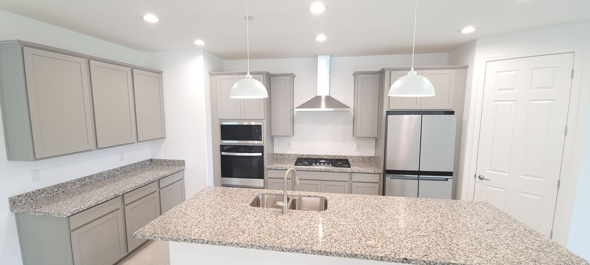 PEORIA House: 13573 W SHIFTING SANDS DR