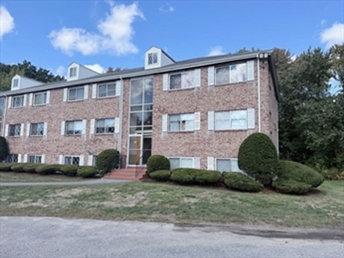 North Andover House: 19 Fernview Ave