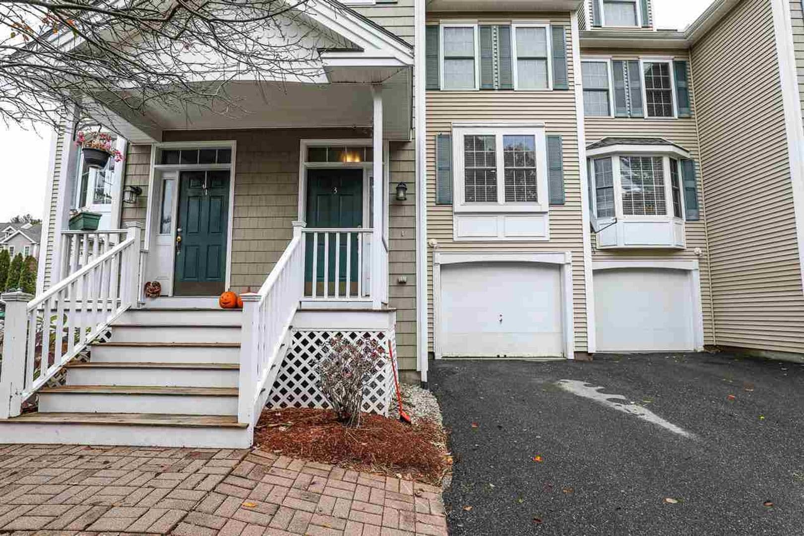 Nashua House: 3 Georgetown Dr