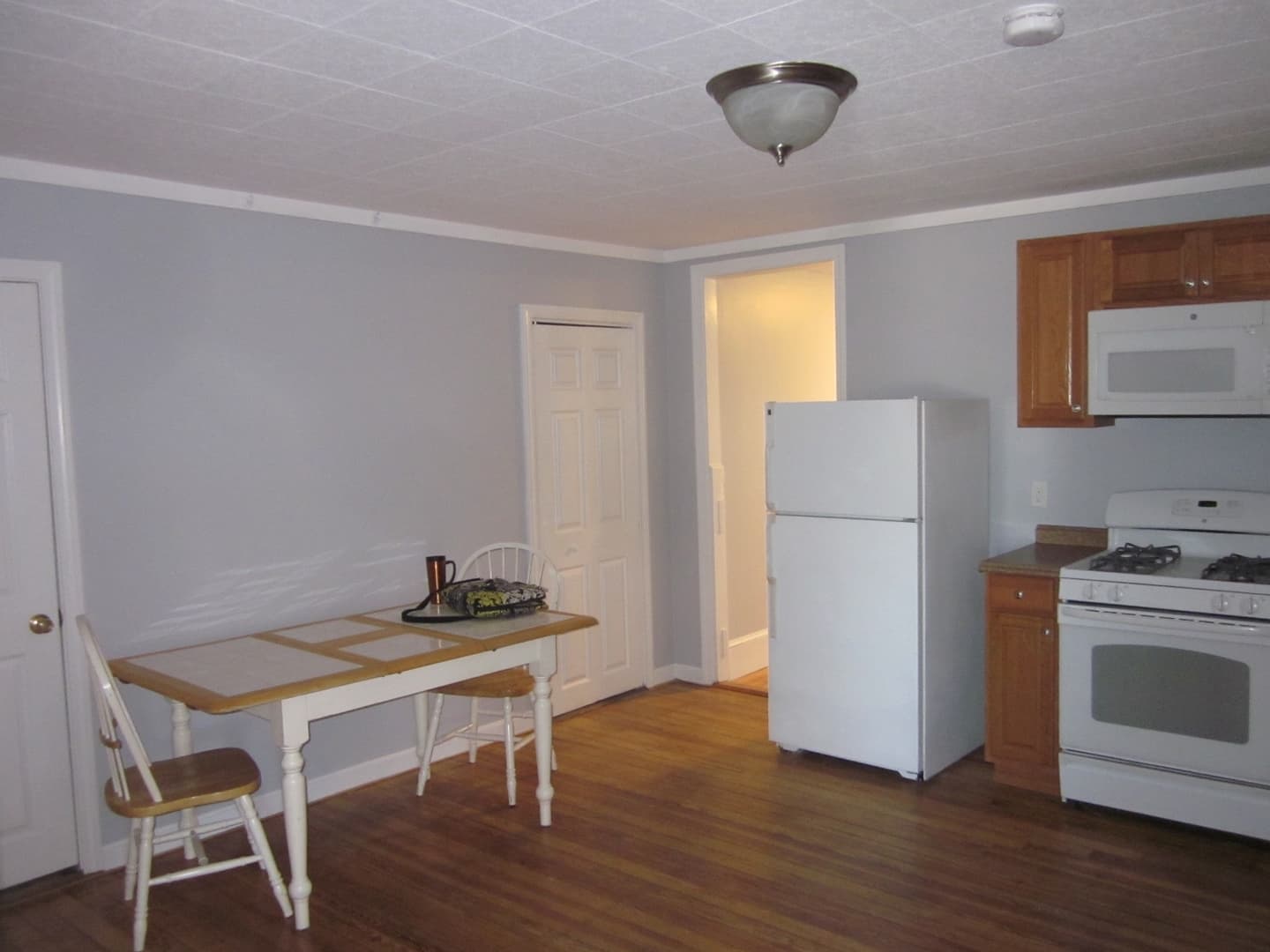 Winthrop Apartment: 31-33 Pleasant Park Road