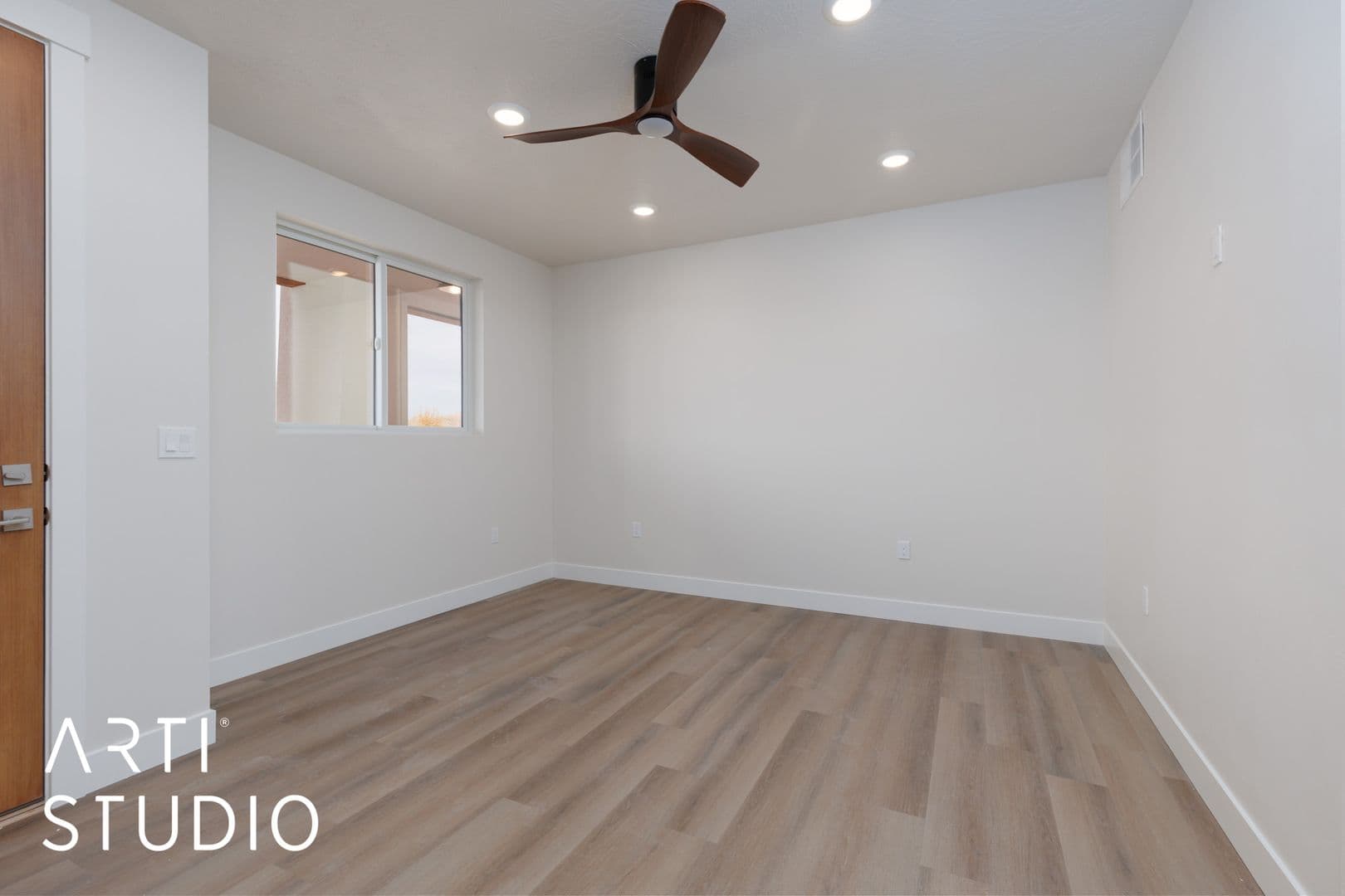 Mesquite Apartment: Mesquite Blvd.
