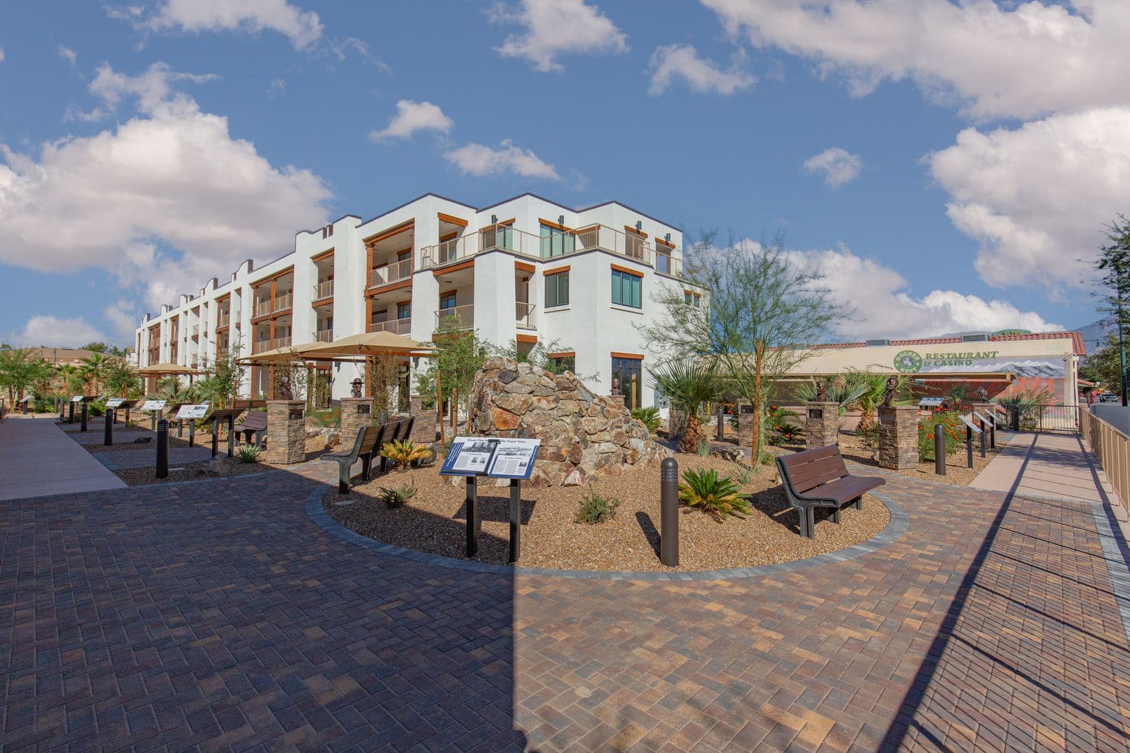 Mesquite Apartment: Mesquite Blvd.