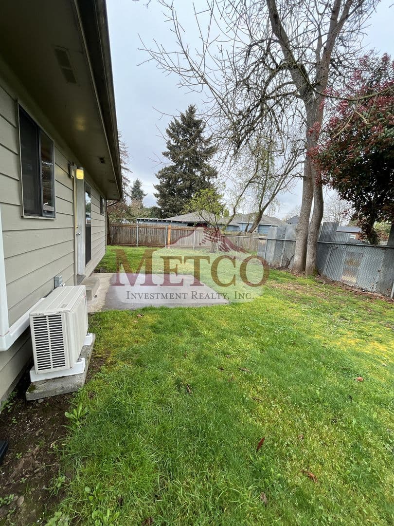 Eugene Apartment: 2601/2603 Haig Street