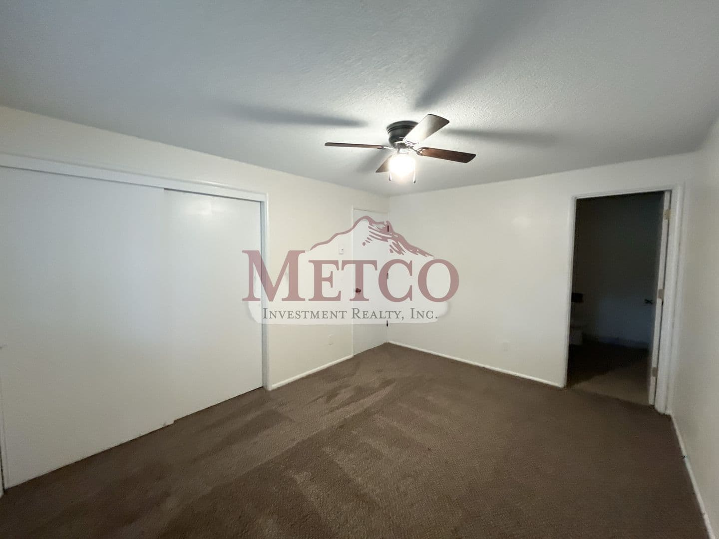 Eugene Apartment: 588/592 Cinderella Lp