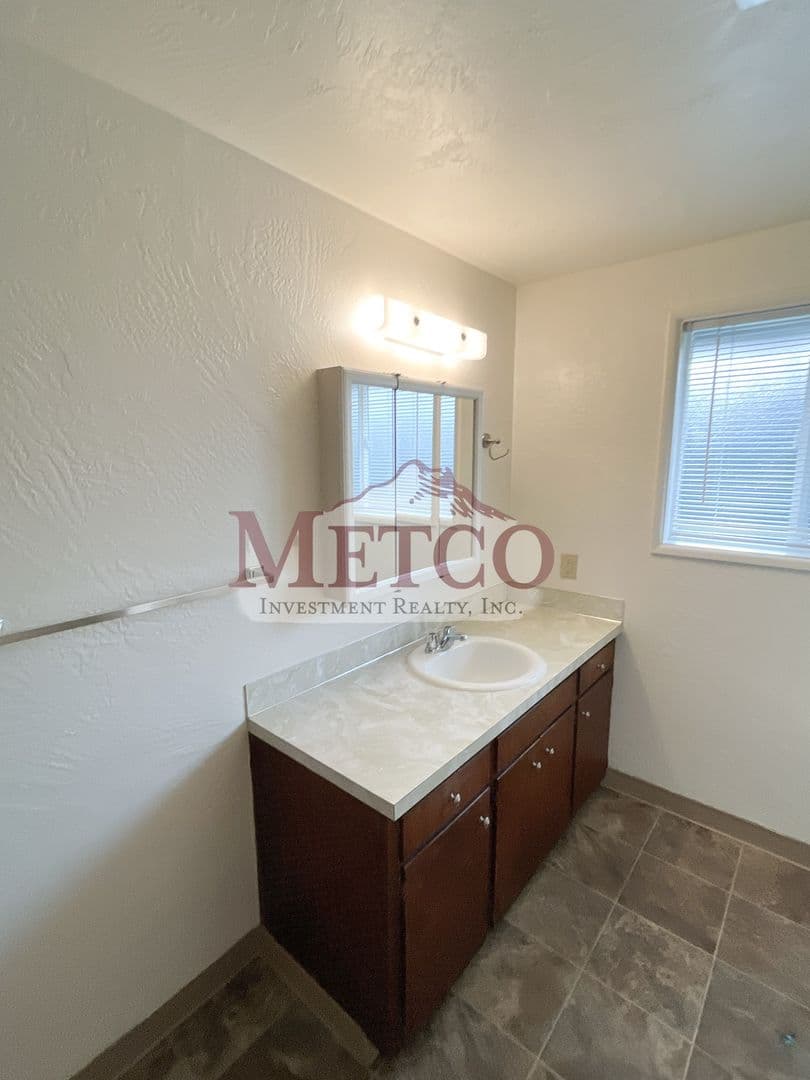 Springfield Apartment: Anderson Lane