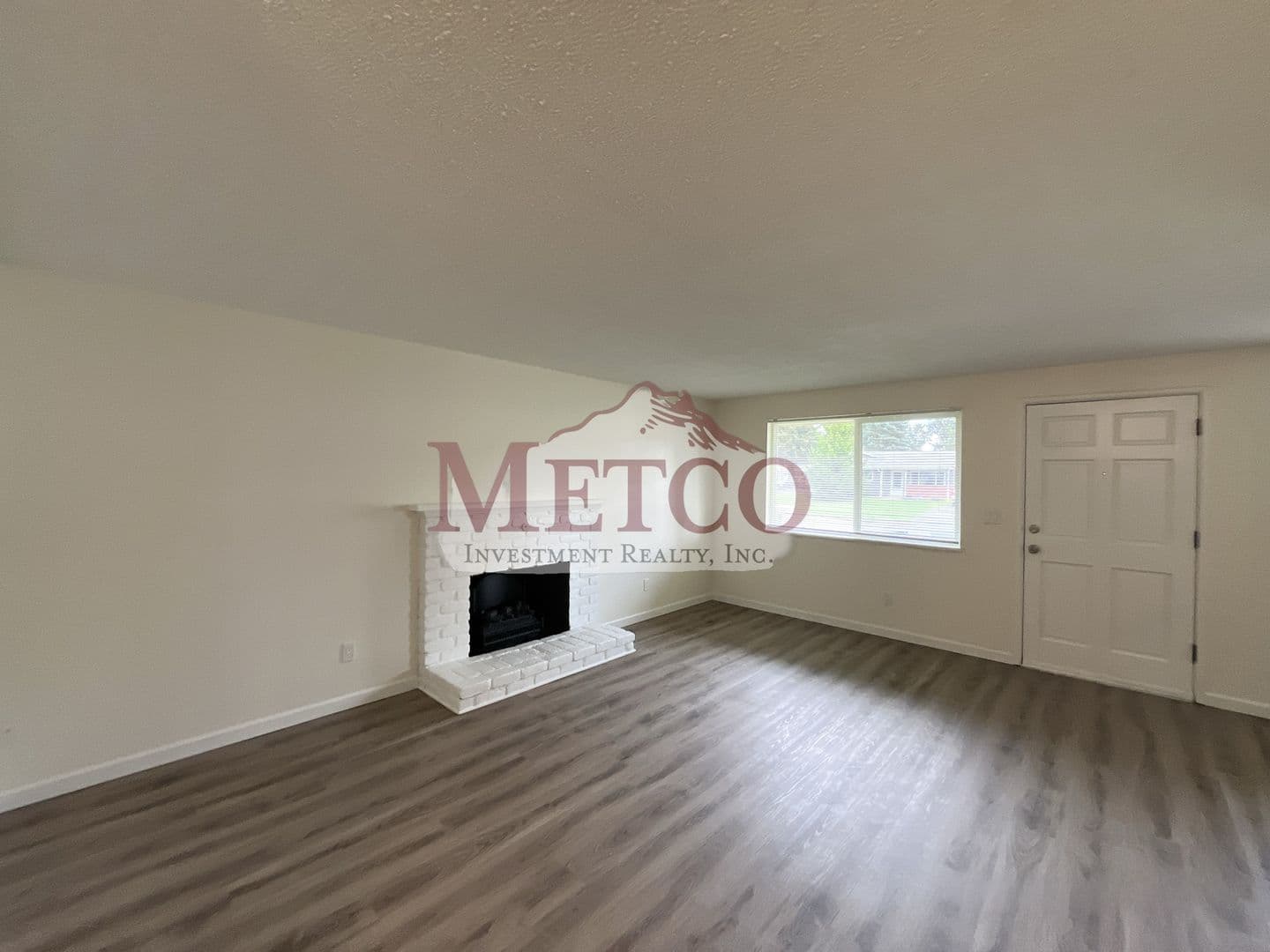 Eugene Apartment: 588/592 Cinderella Lp