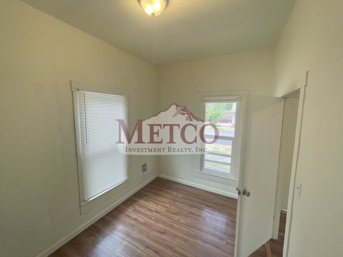 Springfield Apartment: 433 4th St