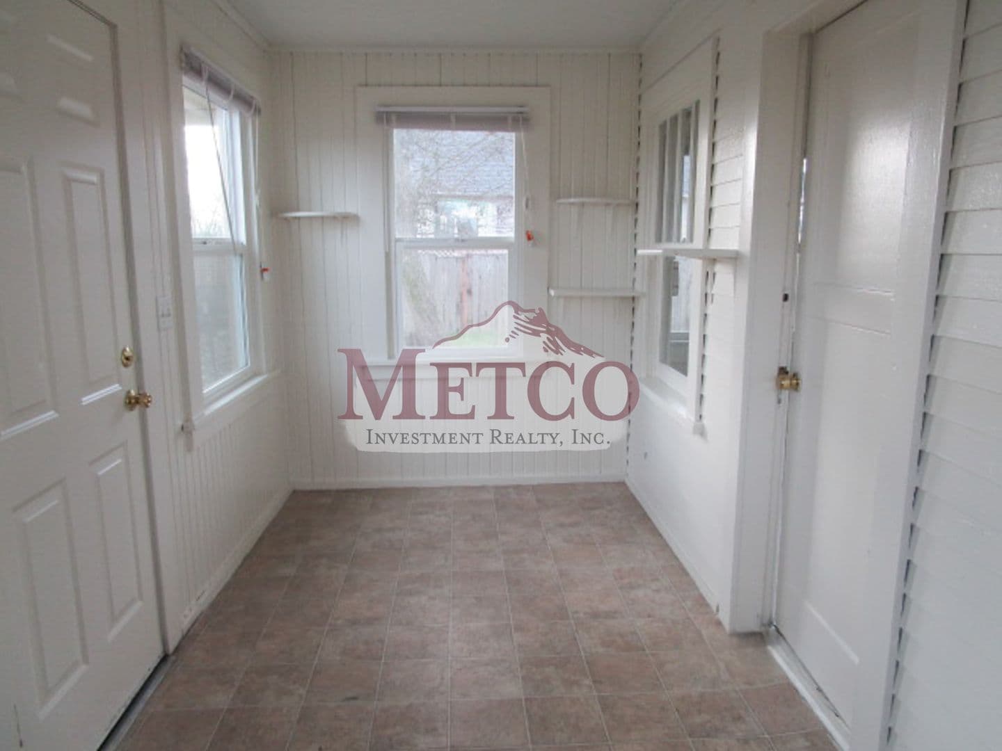 Eugene Apartment: 1768/1870 Kintyre