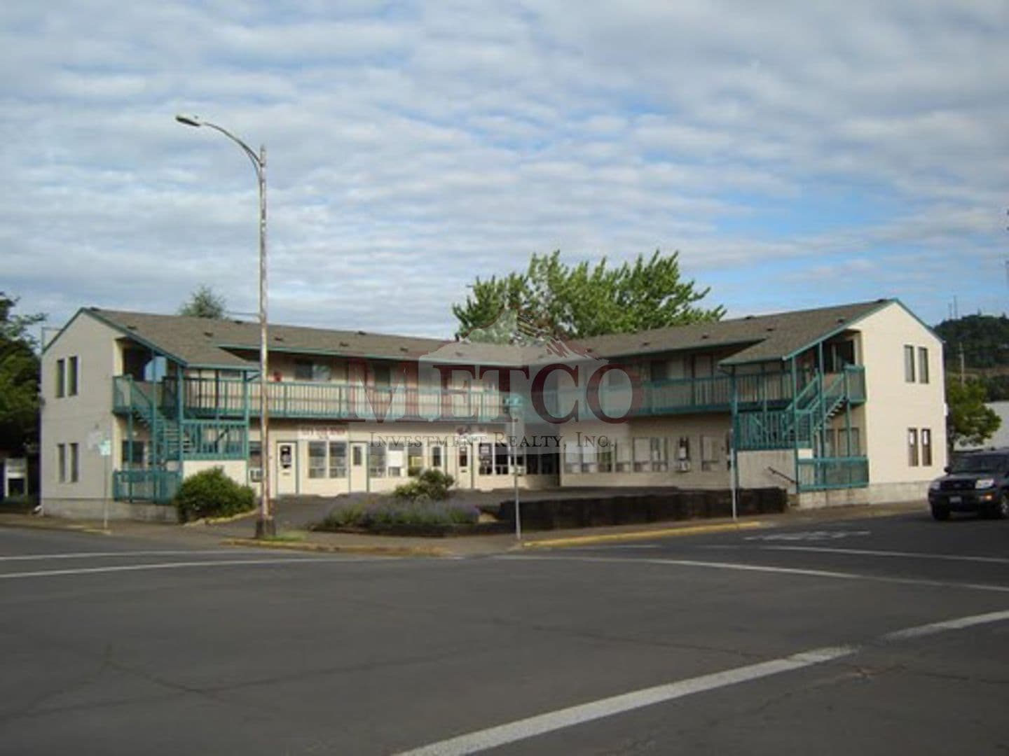Springfield Apartment: 807 A Street