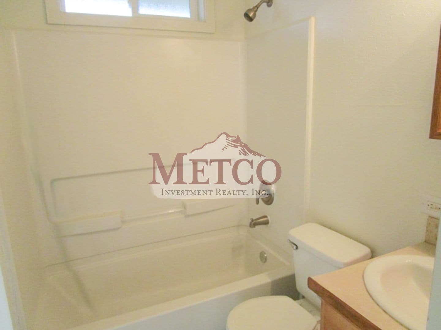 Eugene Apartment: 1768/1870 Kintyre