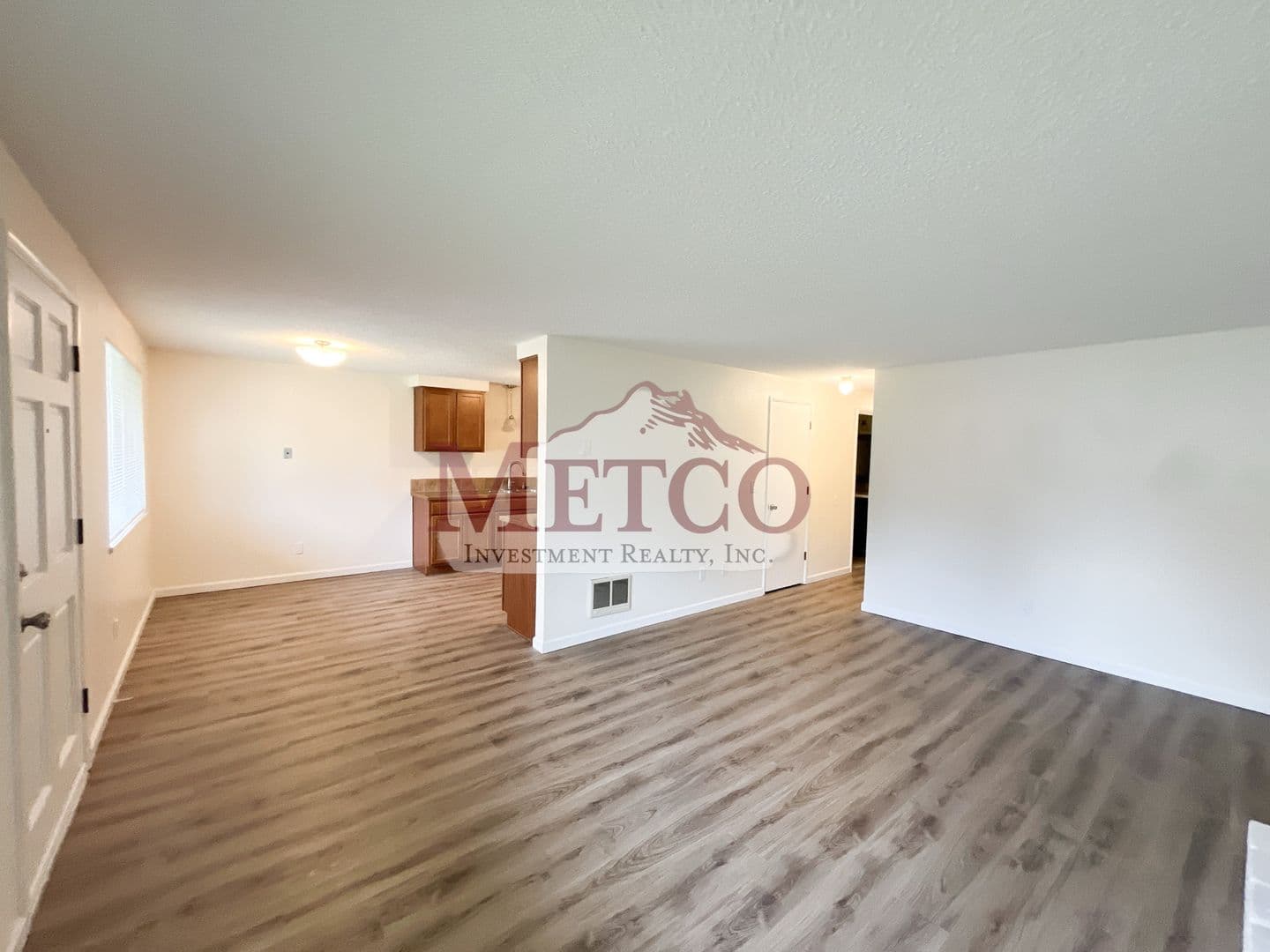 Eugene Apartment: 588/592 Cinderella Lp