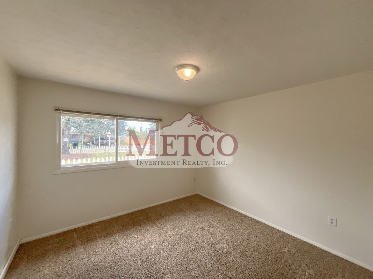 Cottage Grove Apartment: 1105/07/09 E. Van Buren Ave