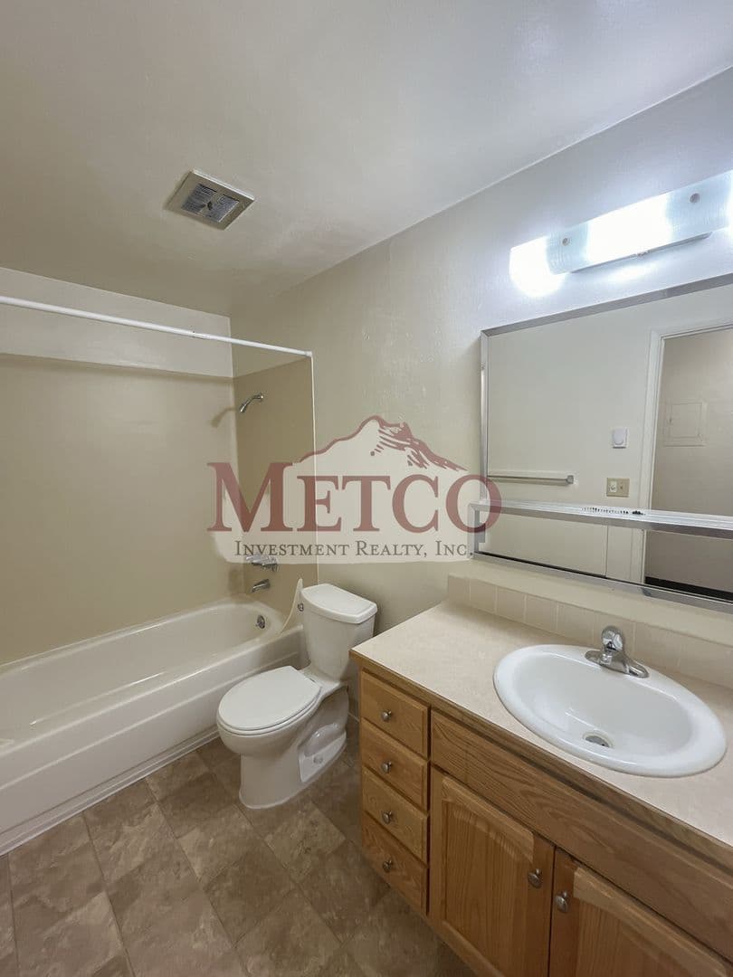 Springfield Apartment: 243 F Street