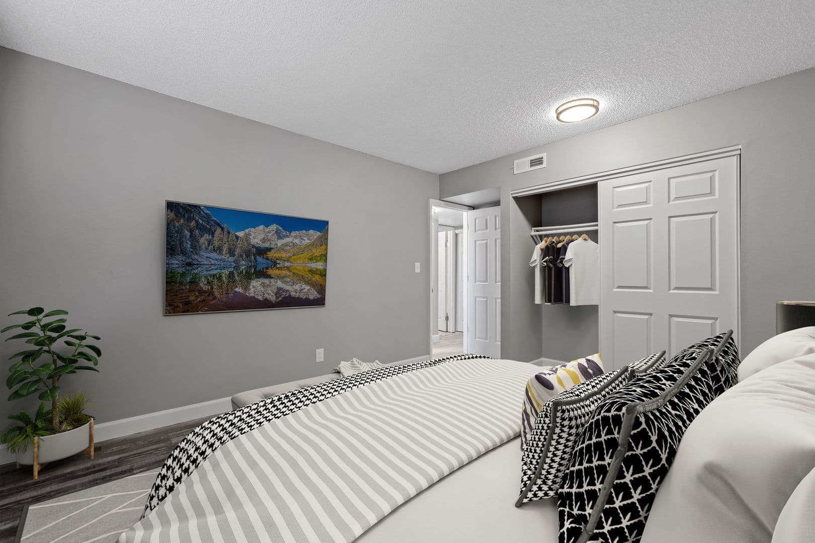Grand Junction Apartment: 541 29 1/2 RD