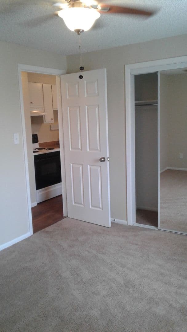 Englewood Apartment: 3425 South Marion St