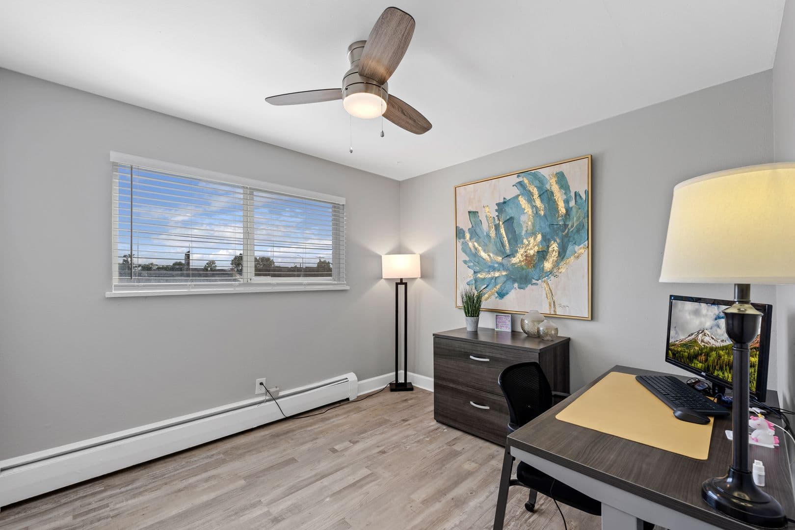 Brighton Apartment: 101 W Egbert