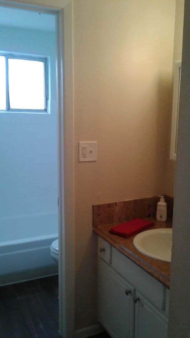 Englewood Apartment: 3425 South Marion St