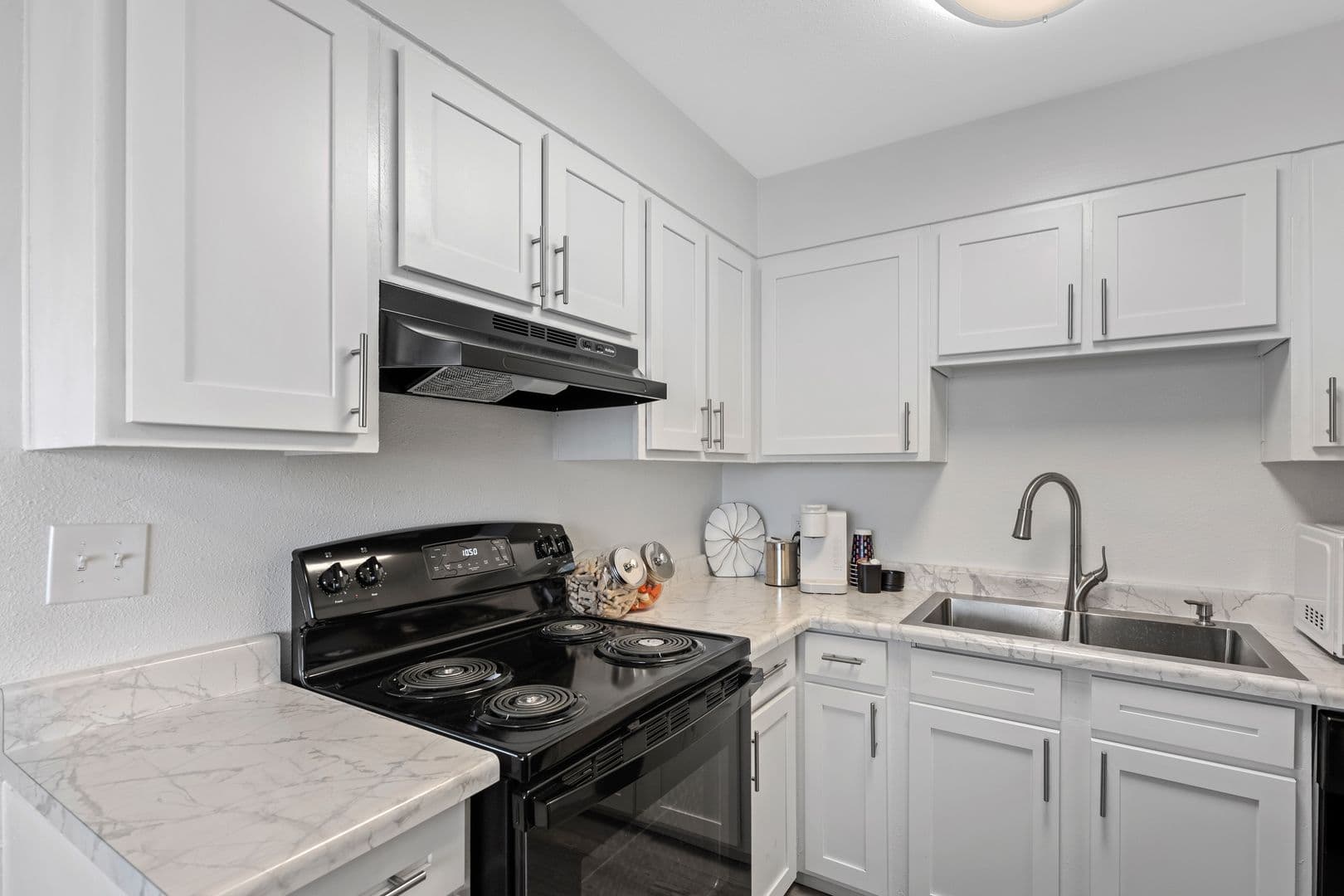 Brighton Apartment: 55 N Kuner Road