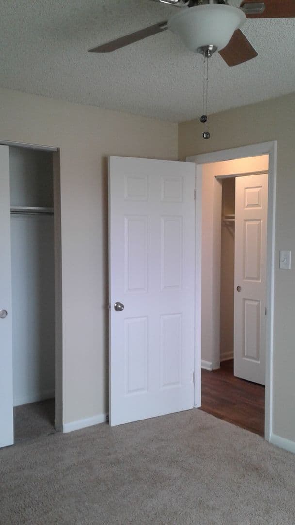 Englewood Apartment: 3401 S Marion St