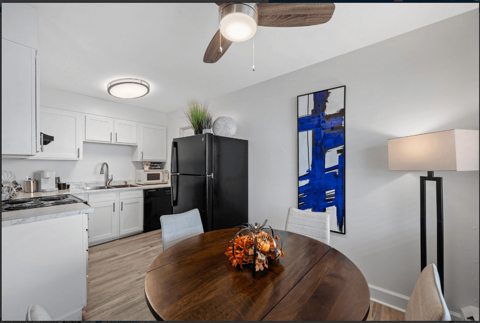 Brighton Apartment: 101 W Egbert