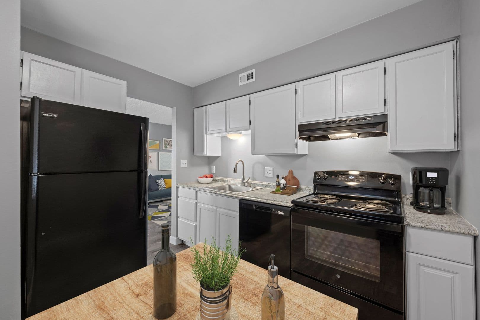 Grand Junction Apartment: 541 29 1/2 RD