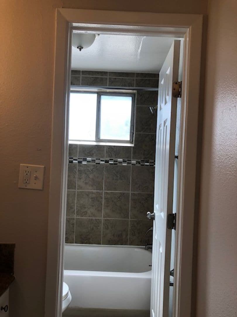Englewood Apartment: 3425 South Marion St
