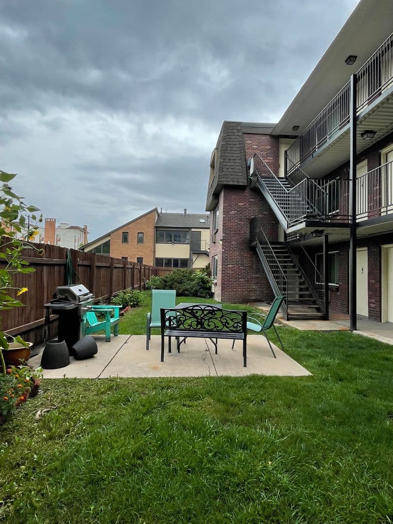 Englewood Apartment: 3575 S Pearl St